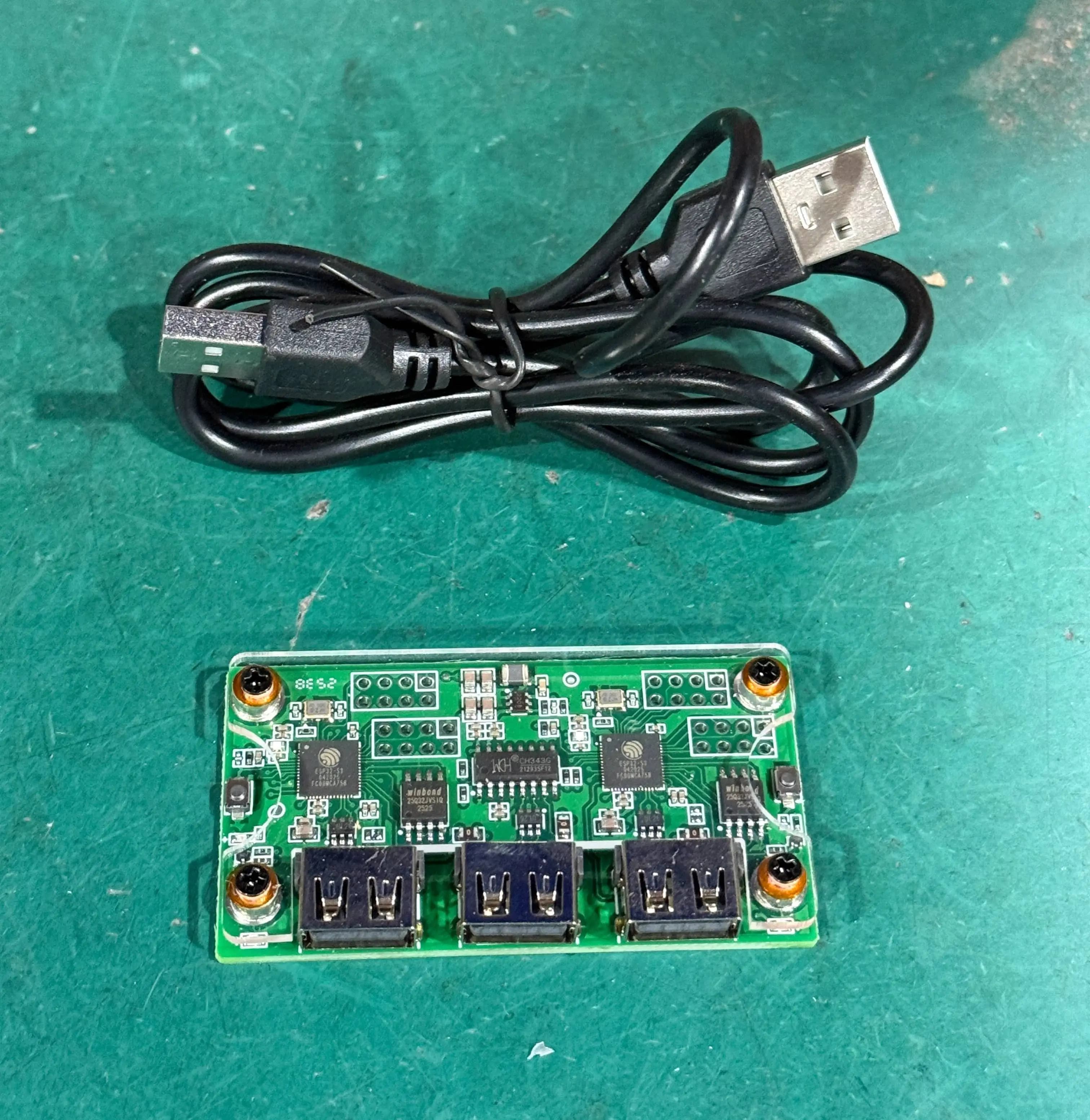 MAKCU Key&Mouse Box Schede di Sviluppo Arduino ESP32-S3 con Scocca e Cavo Non Originale