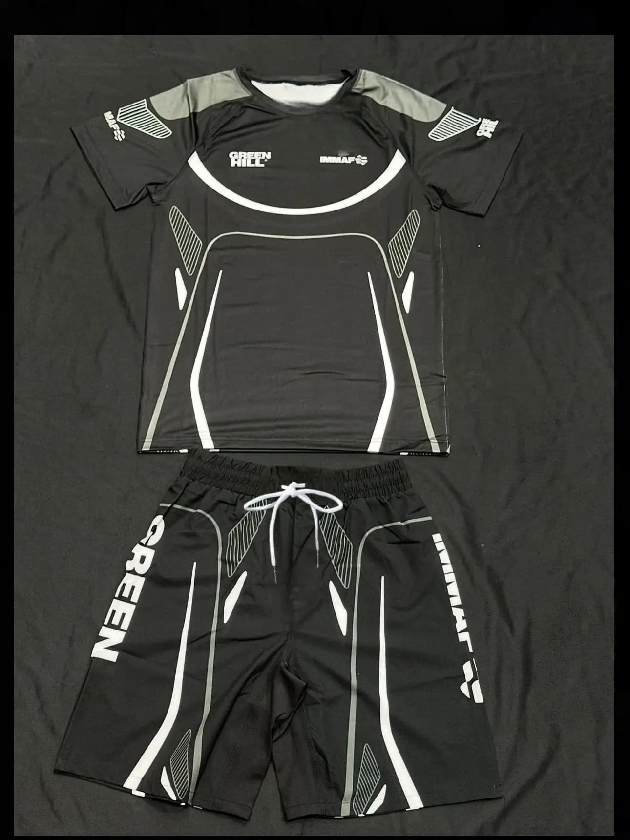 Completo Sportivo Traspirante Uomo e Donna 2026 di Tendenza: Top e Pantaloncini ad Asciugatura Rapida per Allenamento e Corsa a Maniche Corte
