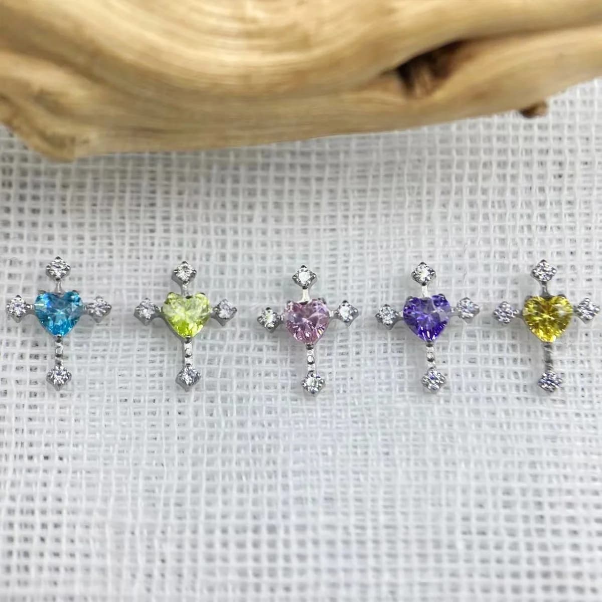 ASTM F136 Titanium Lip Piercing Ring Cross with Heart CZ Internal Thread Tragus Helix Cartilage Earrings Nose Jewelry