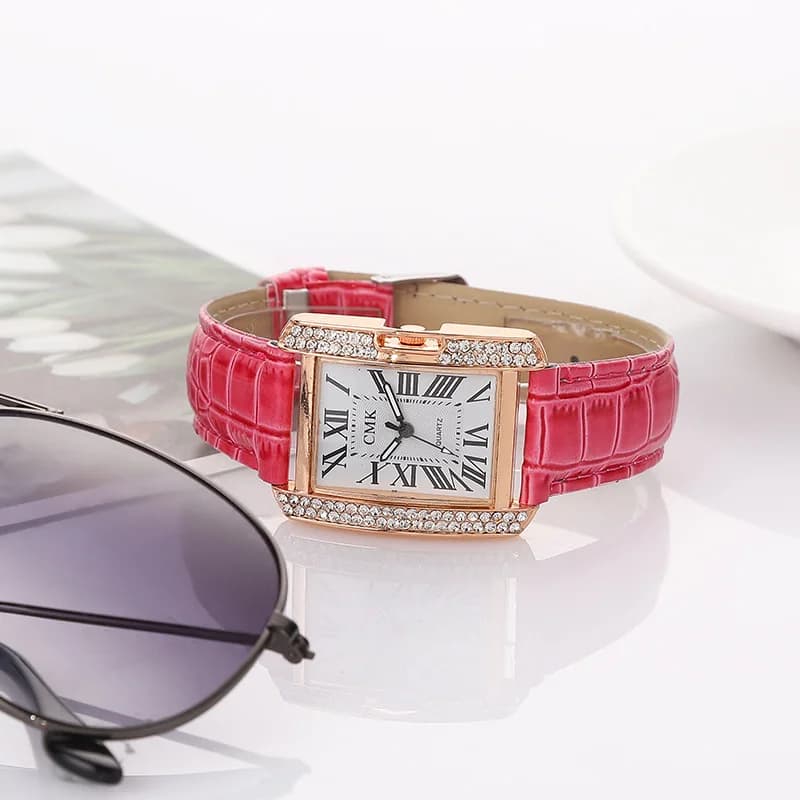 Fashionable Women's Quartz Watch Square Rectangular Watch Luxury Women's Watch with Roman Numerals Working Watch with Diamonds Watch Classical
