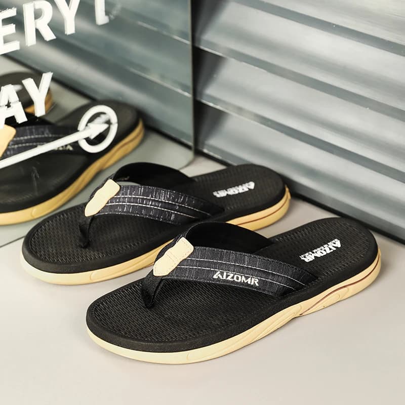 Flip-flops for men in summer, anti-slip, anti-odor, soft-soled flip-flops for men, fashionable and casual beach sandals for men