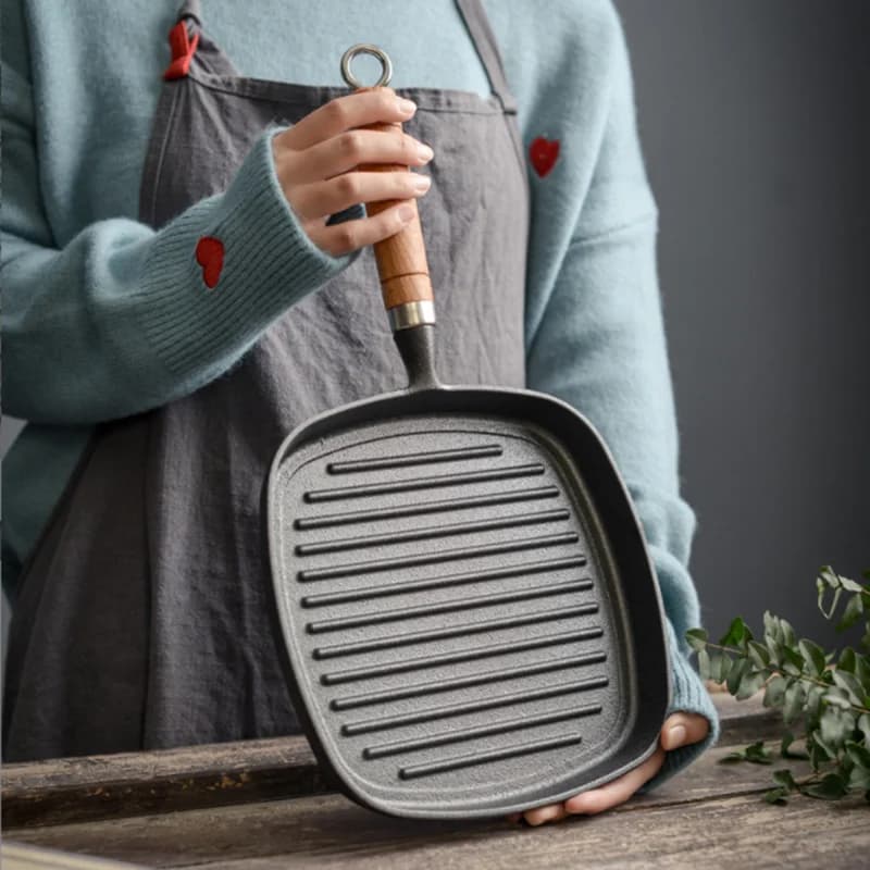 Cast iron steak pan Grill with wooden handle Non-stick pans Home garden wok pans Striped pans with thick background