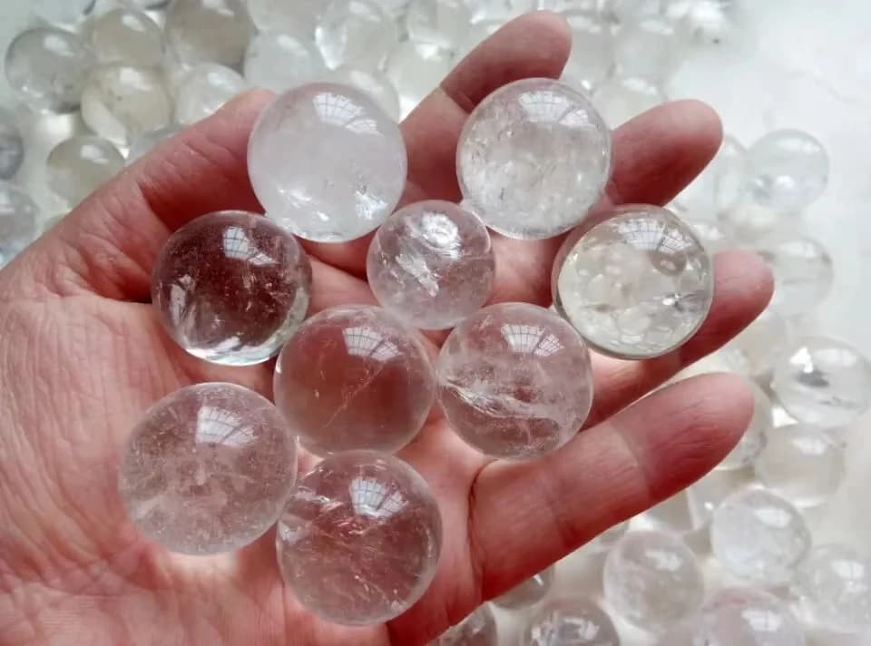 Sfera di cristallo di quarzo trasparente naturale da 1000 g 50-55 pezzi