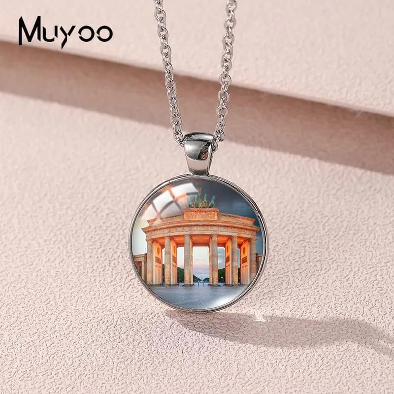2023 New Brandenburg Gate Pendant Necklace Famous Building Round Photo Necklaces Glass Dome Jewelry Gifts