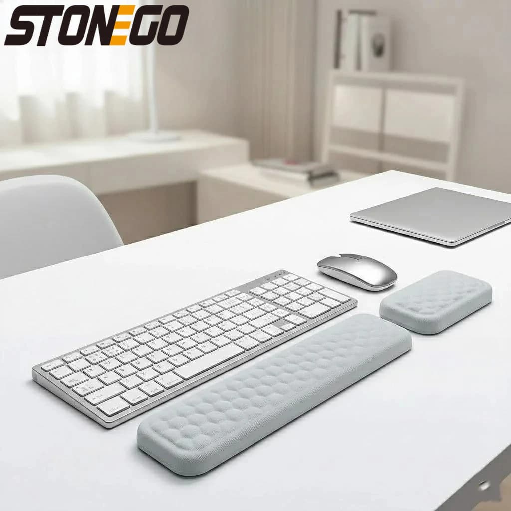 Tappetino per mouse in memory foam con poggiapolsi in silicone antiscivolo, disponibile in tre misure