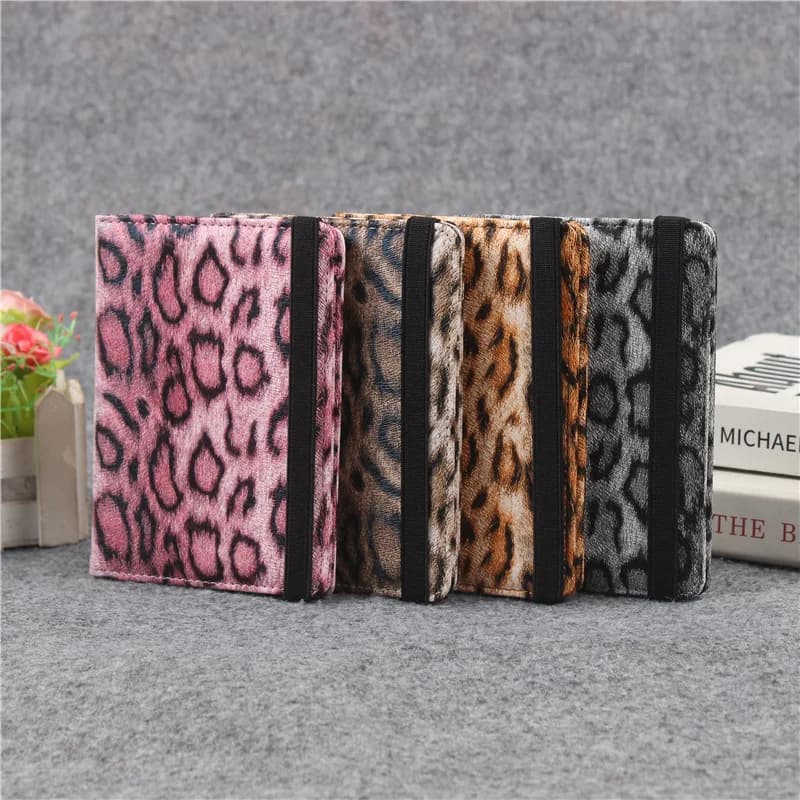 Custodia per passaporto con benda Clip per passaporto impermeabile Schermatura RFID integrata Porta passaporto con stampa leopardata Accessori da viaggio