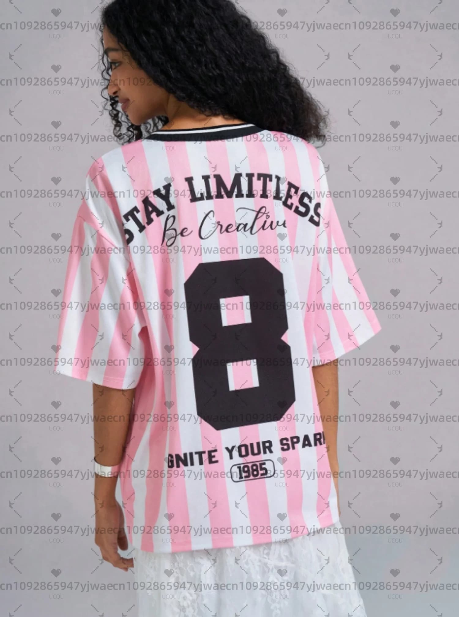 T-shirt da donna a maniche corte con scollo a V a righe Stay Limitless No.8, maglia estiva da baseball a righe, t-shirt sportiva da spiaggia per tutti i giorni