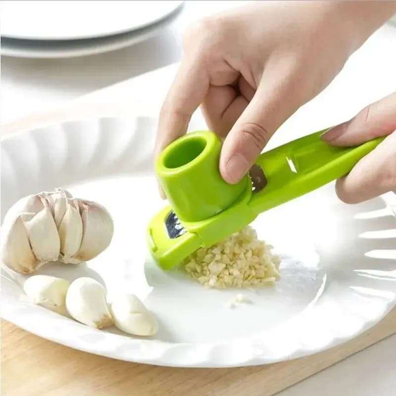 1 pk Mini Garlic Creative Grinder Garlic Kitchen Garlic Mash Manual Garlic Scratch Green Kitchen Gadget