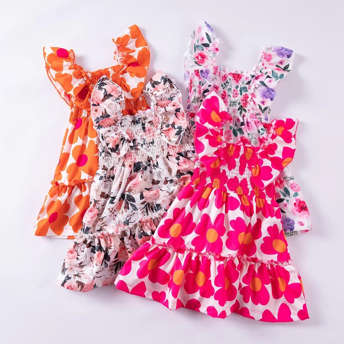 Abito estivo da ragazza con maniche volanti, gonna con stampa floreale, versatile abito con collo quadrato alla moda