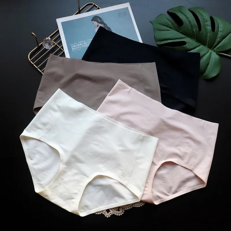 Slip Donna in Seta Senza Cuciture, Mutandine a Vita Media in Nylon Tinta Unita, Effetto Push-Up, Comfort per la Casa, Intimo Femminile