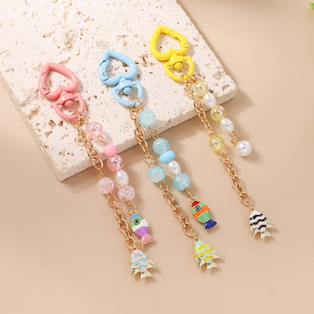 Portachiavi con perline a forma di pesce carino per donna, ciondolo smaltato Kawaii a forma di cuore, accessorio per borsa e zaino
