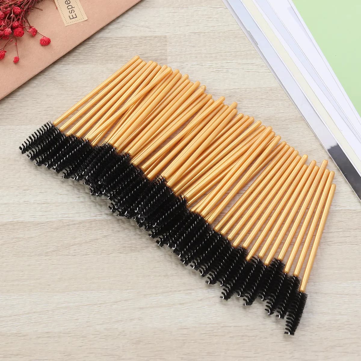 50 pcs. Eyelash brushes, thick tip mascara applicators, no lumps, easy to use for extension eyelashes, fake eyelashes, makeup tool