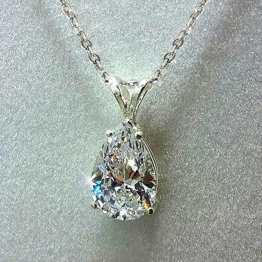 Accessori moda, ciondolo a goccia con zirconi a forma di pera incrostati di diamanti, collana semplice da donna per fidanzamento o da indossare sulla clavicola.