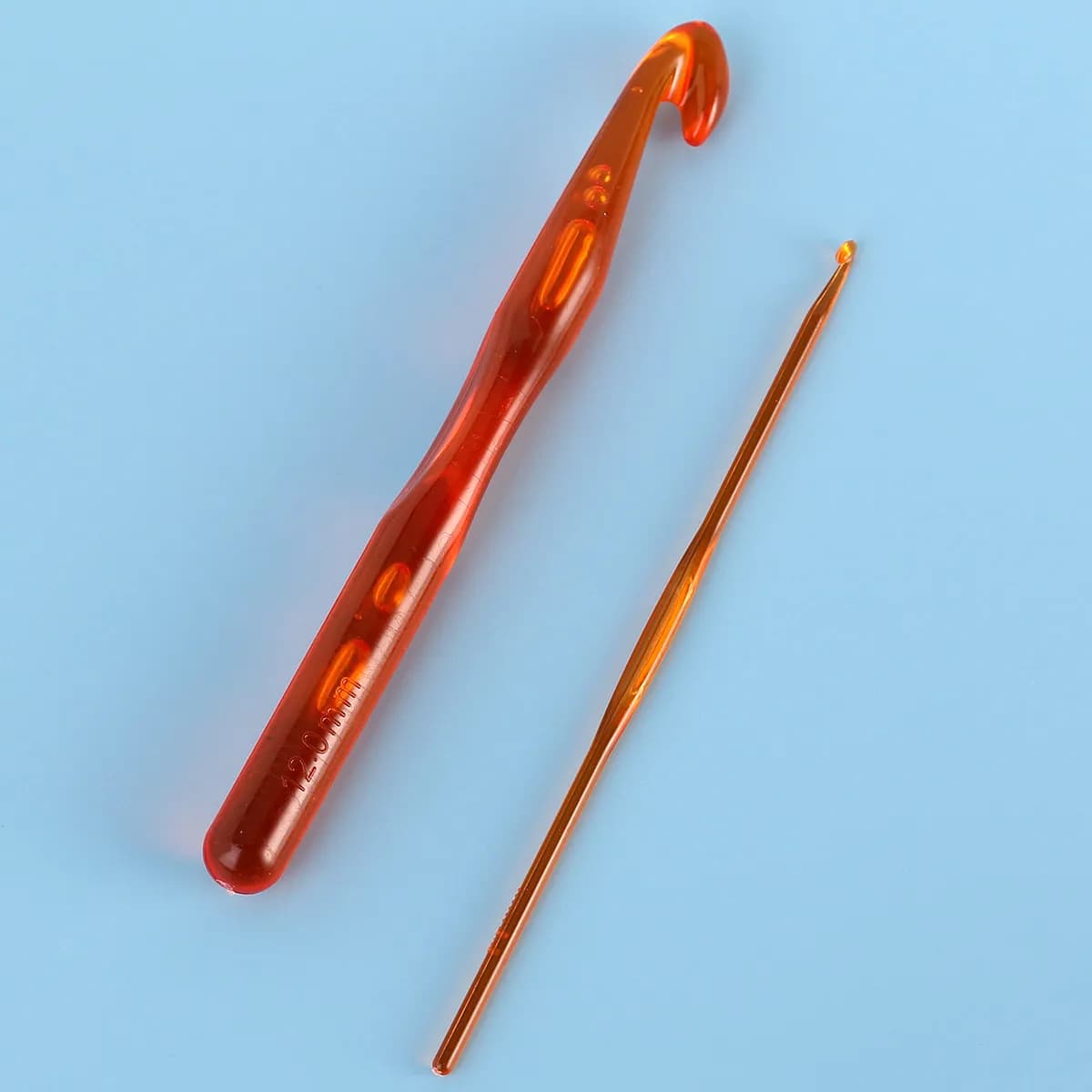 Set di 9 Uncinetti Colorati in Plastica di Diverse Dimensioni, Leggeri ed Ergonomici, per Progetti di Maglieria e Lavori in Pizzo