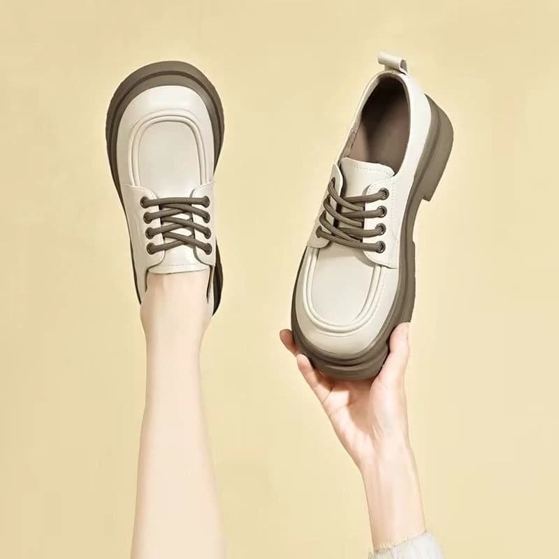 Nuove Scarpe Loafer Britanniche da Donna alla Moda con Suola Spessa e Piattaforma in Pelle, Casual Primavera Estate 2026, con Rialzo Interno