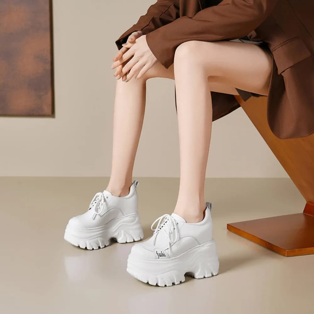 Scarpe da ginnastica da donna Primavera Autunno Scarpe casual con suola spessa alla moda Comode suole con plateau rialzate per le donne