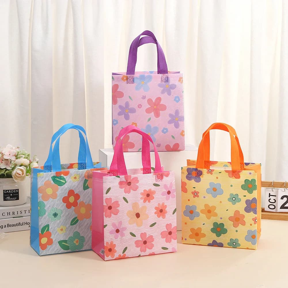4Pcs Sweet Sunflower sacchetto di imballaggio regalo in tessuto Non tessuto Flower Shopping Tote Bag per compleanno estivo Baby Shower Wedding Party Decor