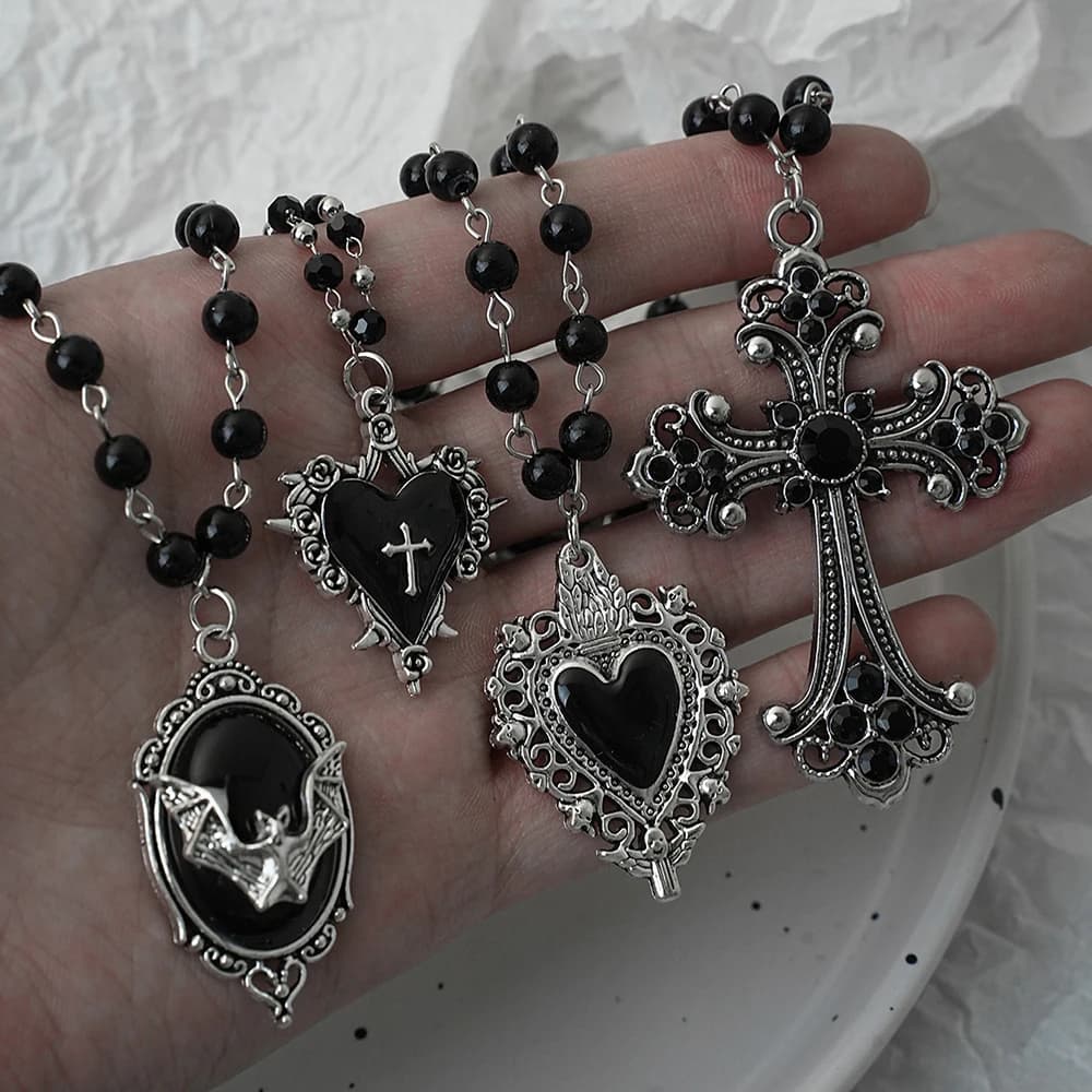 Necklace with dark pendant with vintage gothic bat cross Y2K hanging necklace with custom black beads with thorns and love, suitable for Halloween gifts