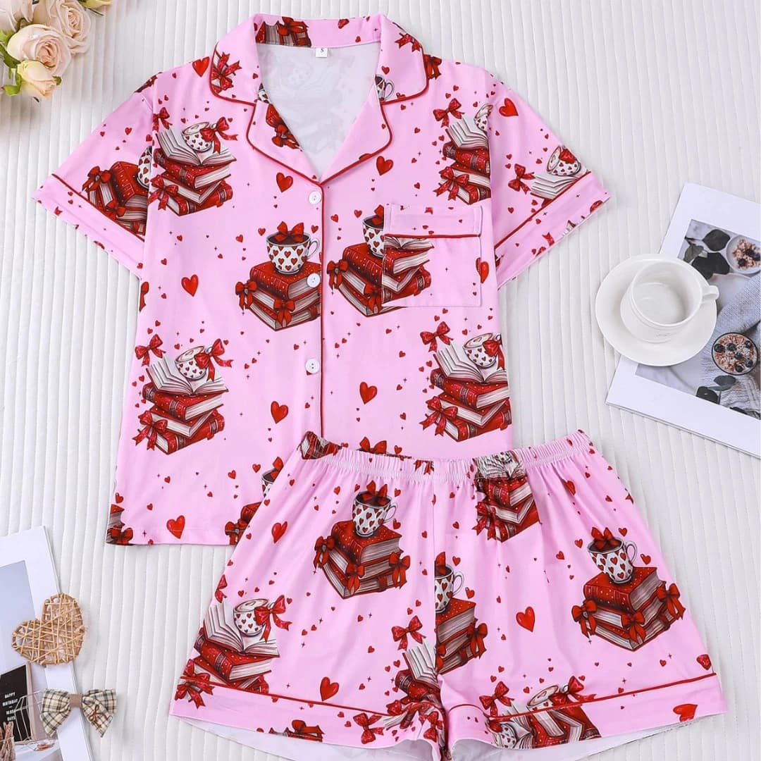 Set Pigiama Rosa da Donna con Stampa Libri, Colletto a Risvolto, Maniche Corte e Pantaloncini, Abbigliamento da Casa, Regalo