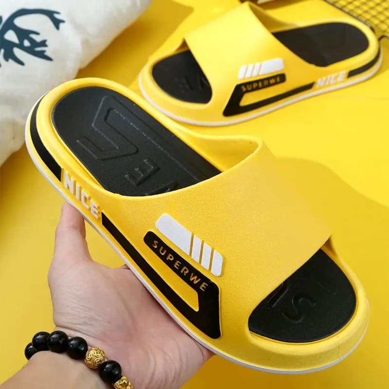 Pantofole da uomo scarpe da spiaggia piatte sandali antiscivolo pantofole da casa per interni sandali leggeri Casual infradito piattaforma spessa colori misti