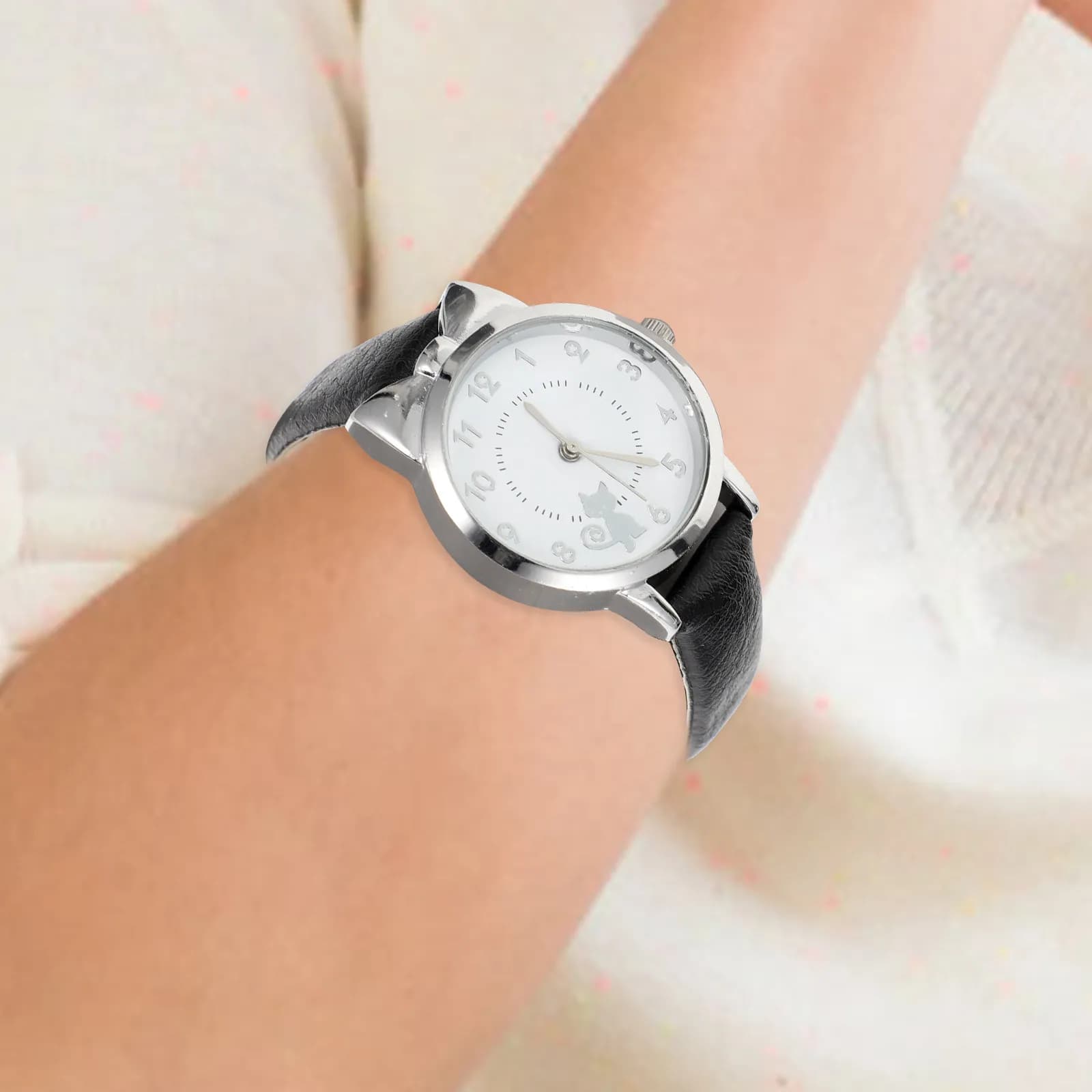 Adorable Kitten Pattern Female Watch High-Grade Material Dainty Small Face Wrist Watch for Women Trendy Daily Accessory