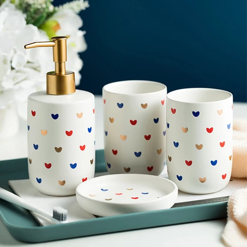 Accessori per il Bagno in Stile Nordico: Bottiglia in Ceramica per Emulsioni, Bicchiere per Collutorio, Portaspazzolino, Portasapone, Decorazioni per il Bagno