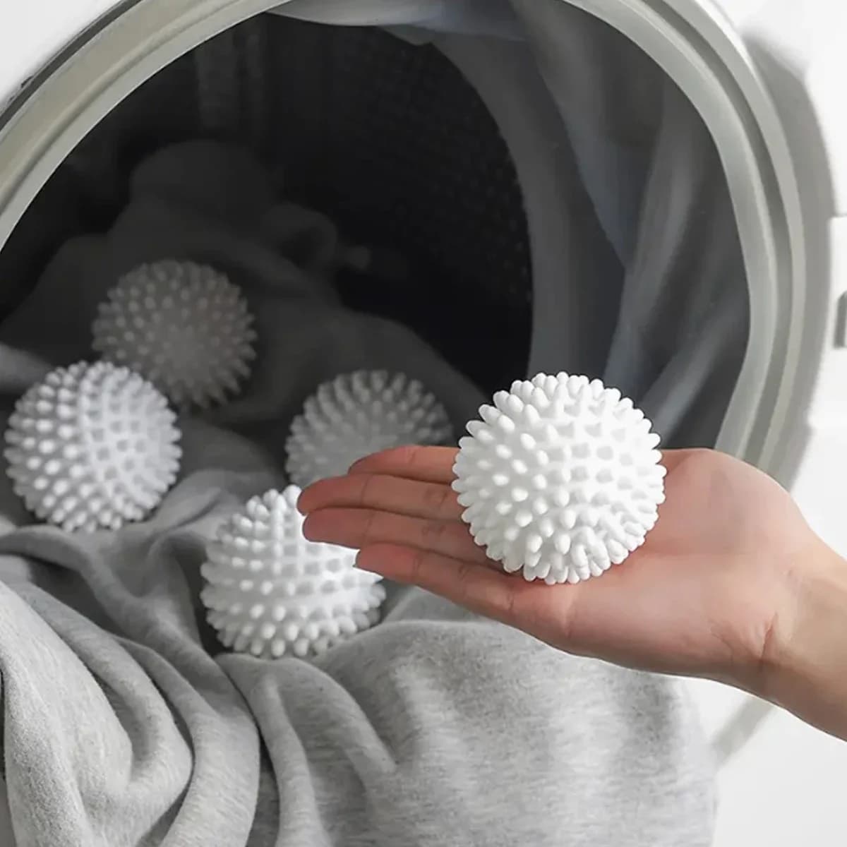 White Pure Circular Magic Cleaner Drum Washing Machine with TPR Anti Winding Laundry Ball for Removing and Announcing Dirty