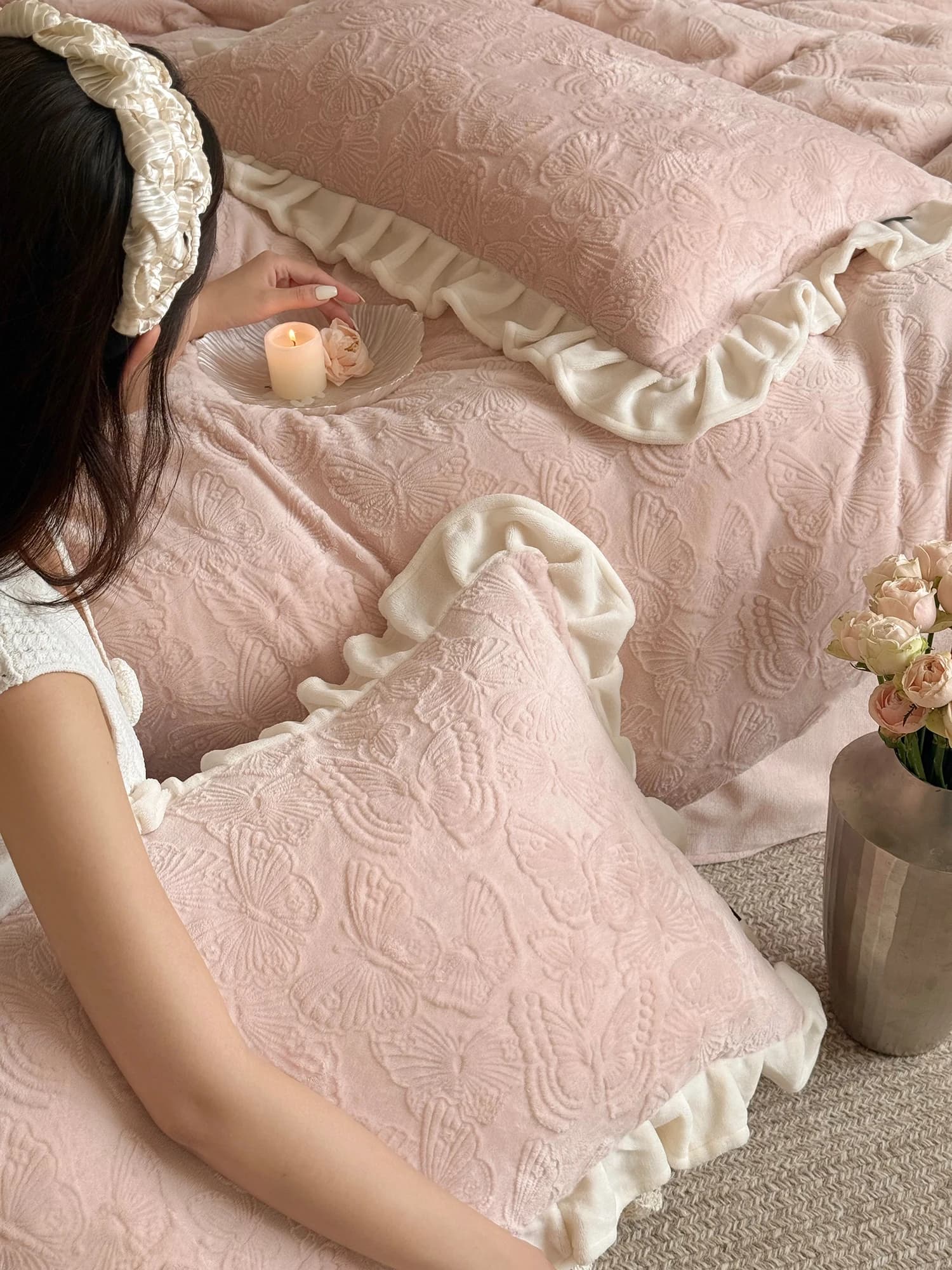 Winter Warm 230g Matte Milk Velvet Bedding Set Four Pieces with Ruffle Bed Sheet Quilt Cover Duvet Cover Bed Canopy Style