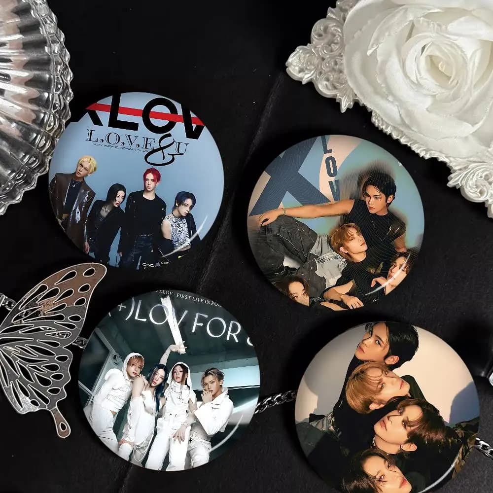 1pc popolare K-pop Group X-XLov Anime pulsante spilla fatta a mano per vestiti cartone animato distintivo zaino decorazione accessori