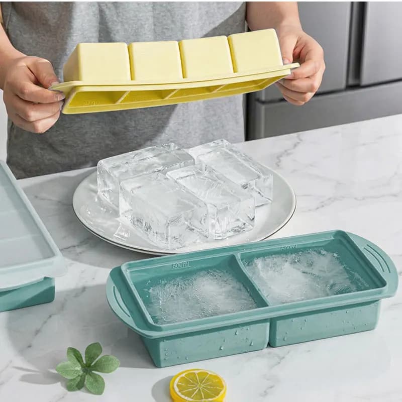 Vassoio per cubetti di ghiaccio grandi da 2/4 tazze in silicone con coperchio, stampi per ghiaccio a rilascio facile, contenitore per la conservazione degli alimenti