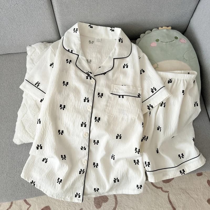 Set pigiama estivo a maniche corte in cotone nuvola per donna, comodo e alla moda, pantaloncini adatti per essere indossati all'esterno, per la casa.