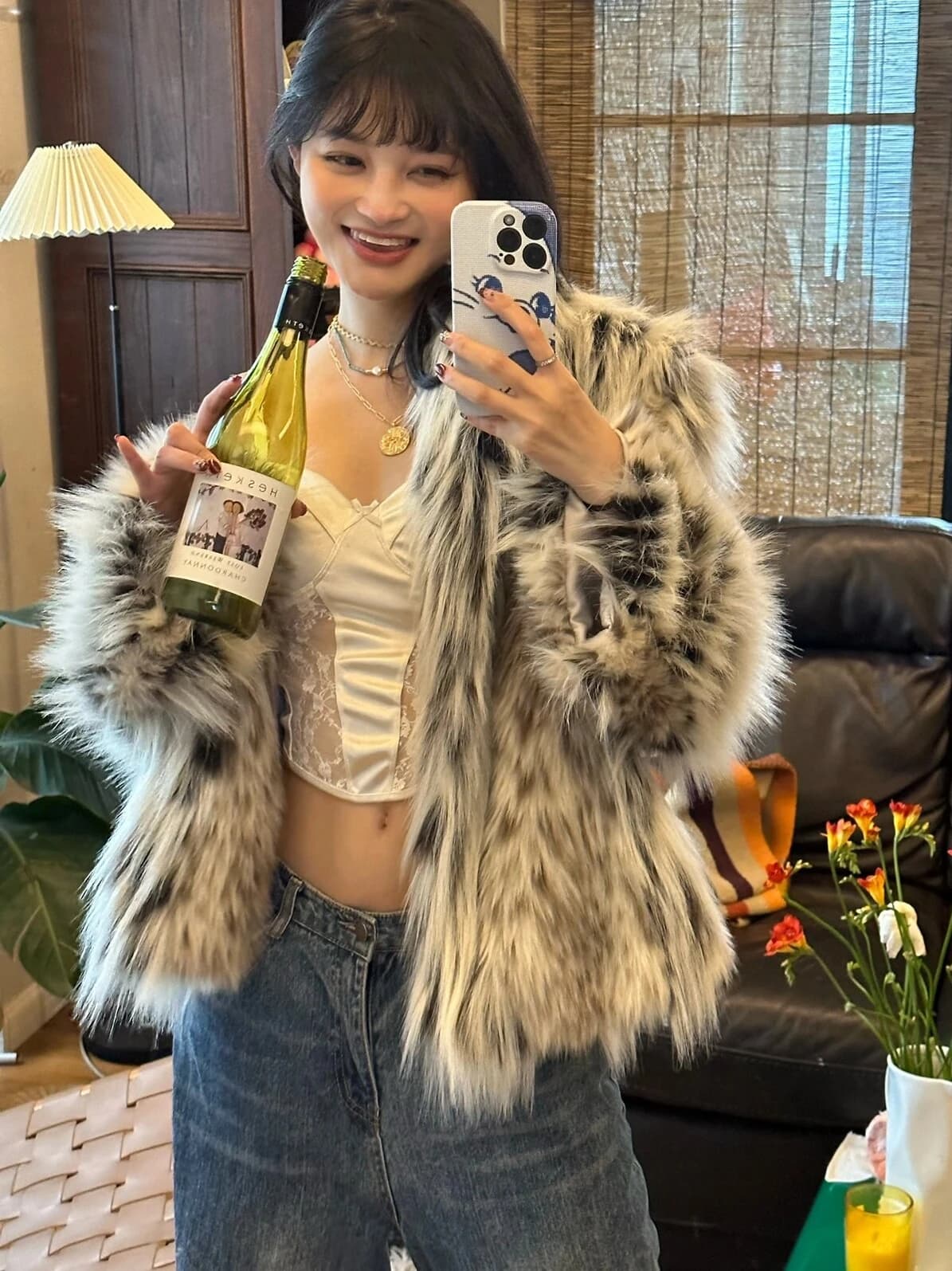 Young Style Short Fur Coat 2025 Thick Warm Eco-friendly Plush Women's Winter Jacket Korean Commute Style Long Sleeve Coat