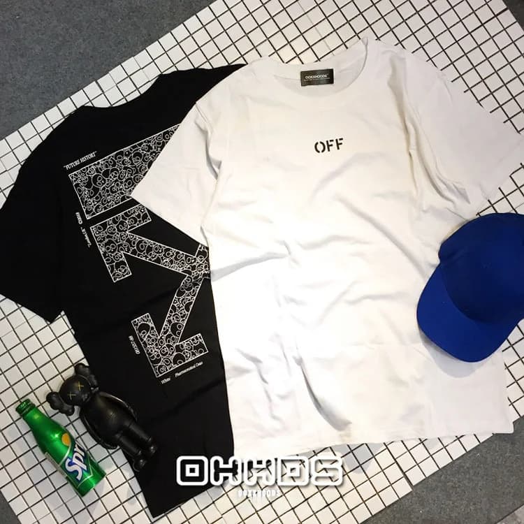 T-shirt oversize coordinati per coppia in cotone a maniche corte con stampa graffiti testa di teschio freccia direzionale e lettere, stile streetwear