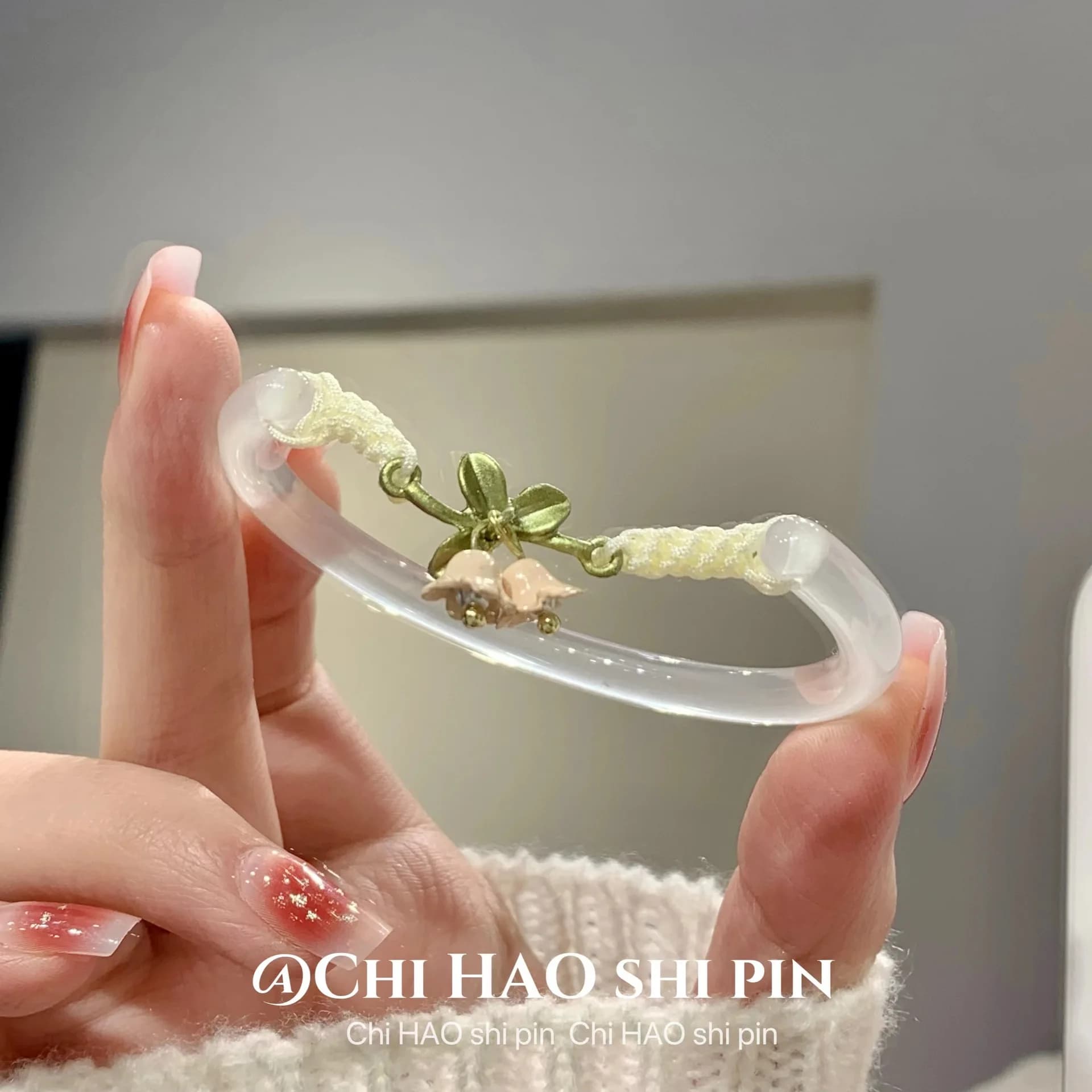 New Style Fresh Orchid Imitation Hotan Jade Opening Bangle Bracelet French Court Retro Acrylic Handmade Bracelet Jewelry