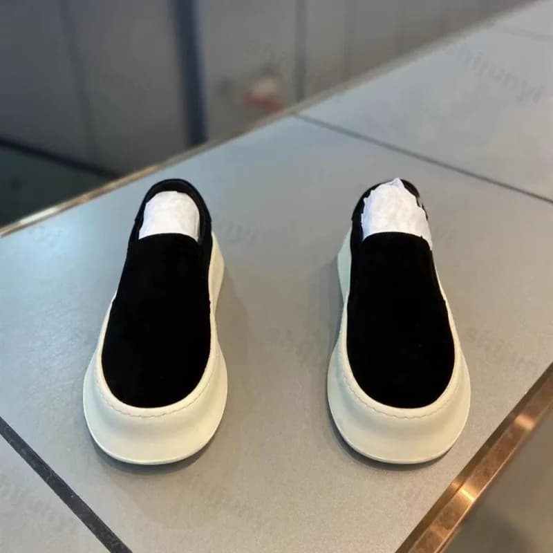 Scarpe casual da uomo Primavera Estate Comode suola morbida Mocassini leggeri e traspiranti Moda versatile per il tempo libero Slip on Scarpe basse