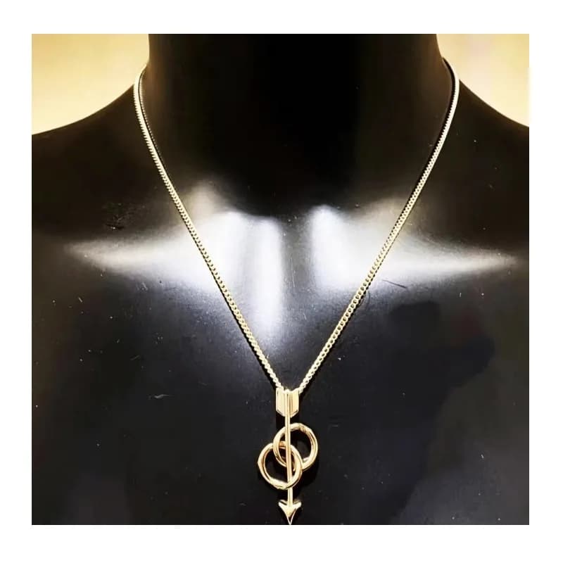 Nuova Collana di Lusso Leggero con Freccia Dorata, Catena da Donna alla Moda per Clavicola, Catena Maglione di Alta Gamma con Cupido