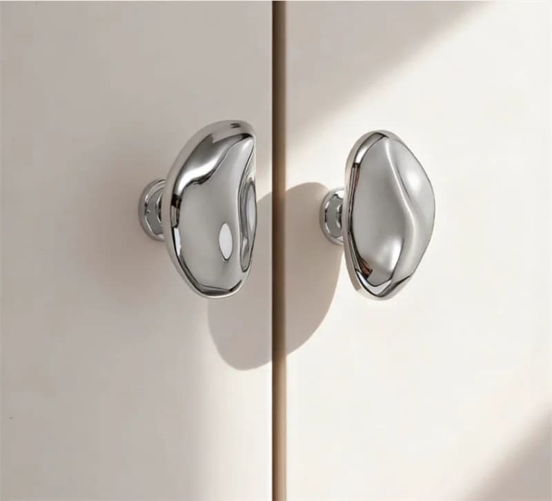 2 Pezzi Maniglie per Mobili con Design Artistico ad Acqua, Maniglie per Armadietti Cromate Lucide, Pomelli per Porte e Cassetti, Maniglie per Cucina, Credenze, Guardaroba e Armadi