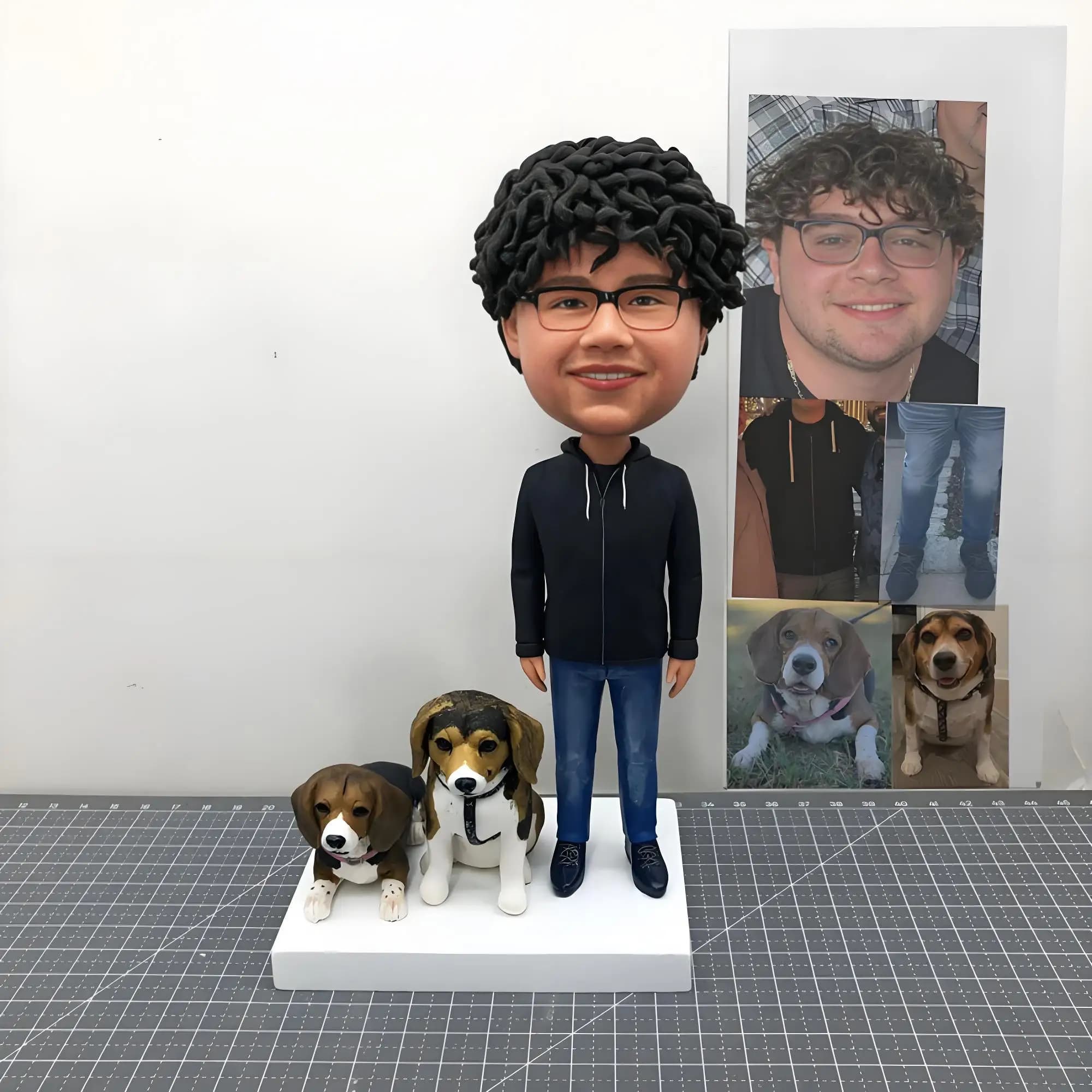 Statuette Personalizzate con 2 Animali Domestici, Figurine Personalizzate di Fidanzato con 2 Cani, Statuette Personalizzate di Marito con Due Animali