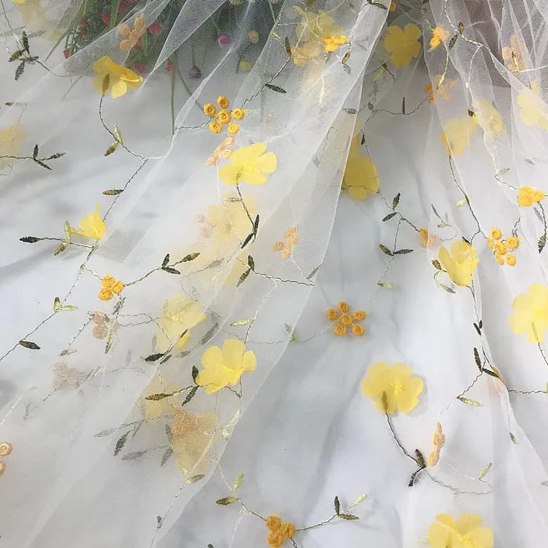 Tessuto in Tulle Ricamato 3D Multicolore con Motivi Floreali per Abiti da Bambina, Costumi Hanfu e Fai-da-Te