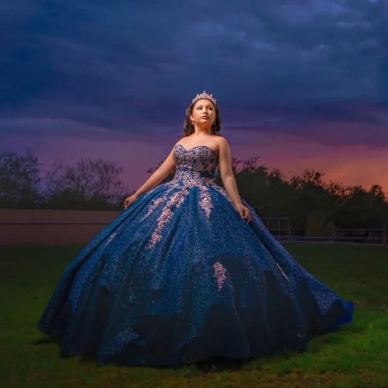 Abiti Quinceanera blu scuro lucidi personalizzati con spalle scoperte applique glitter coda lunga fiocco in pizzo Vestido 15 Quinceanera