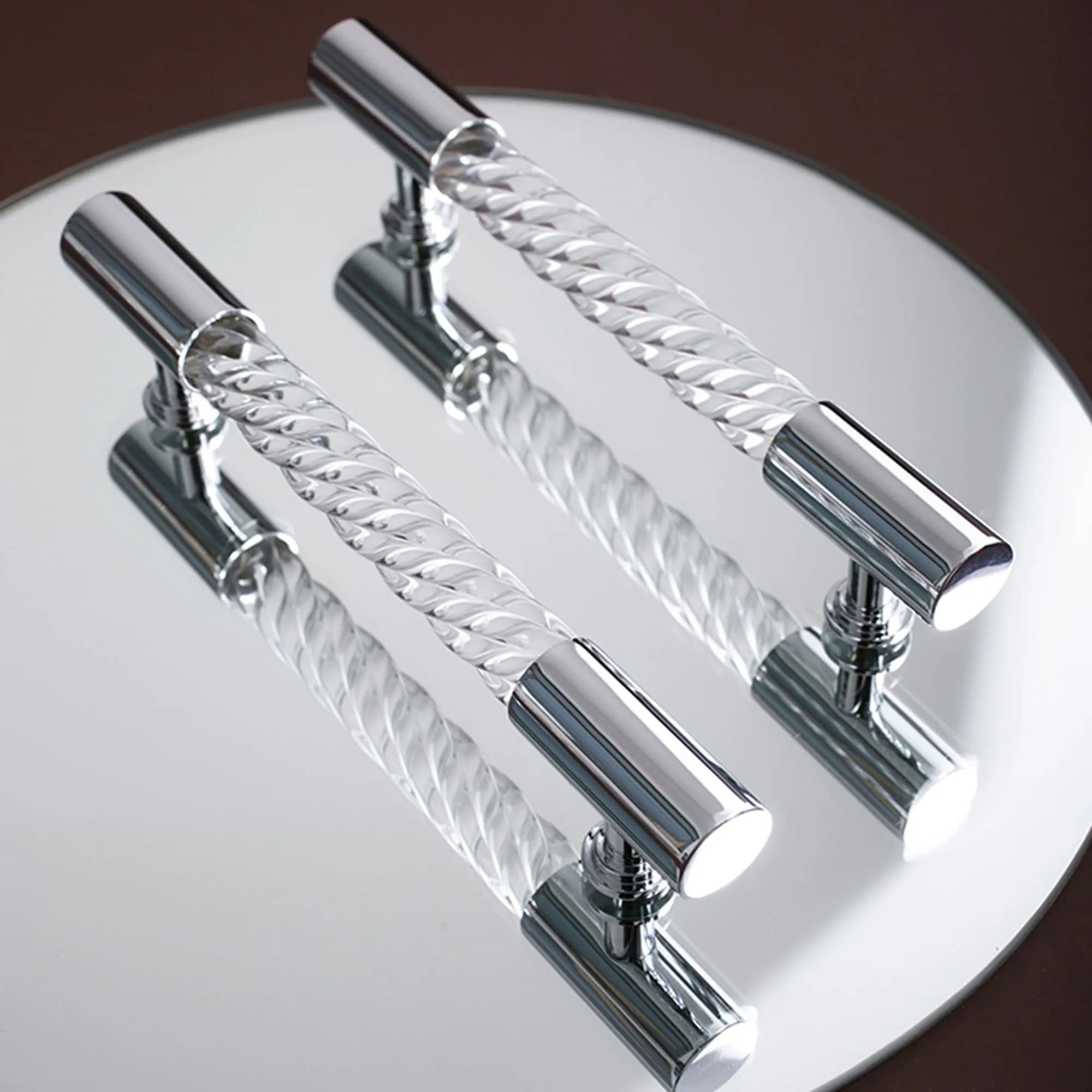 Maniglie per mobili da cucina in argento lucido Hardware per mobili in ottone massiccio lungo maniglie per guardaroba in acrilico trasparente manopole per cassetti