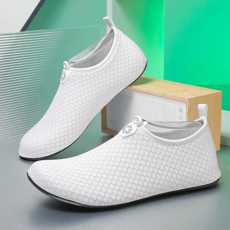 Scarpe Acquatiche Bianche ad Asciugatura Rapida per Uomo e Donna, Calzini da Spiaggia con Suola Sottile per Nuoto, Surf, Yoga, Sneakers Leggere Antiscivolo