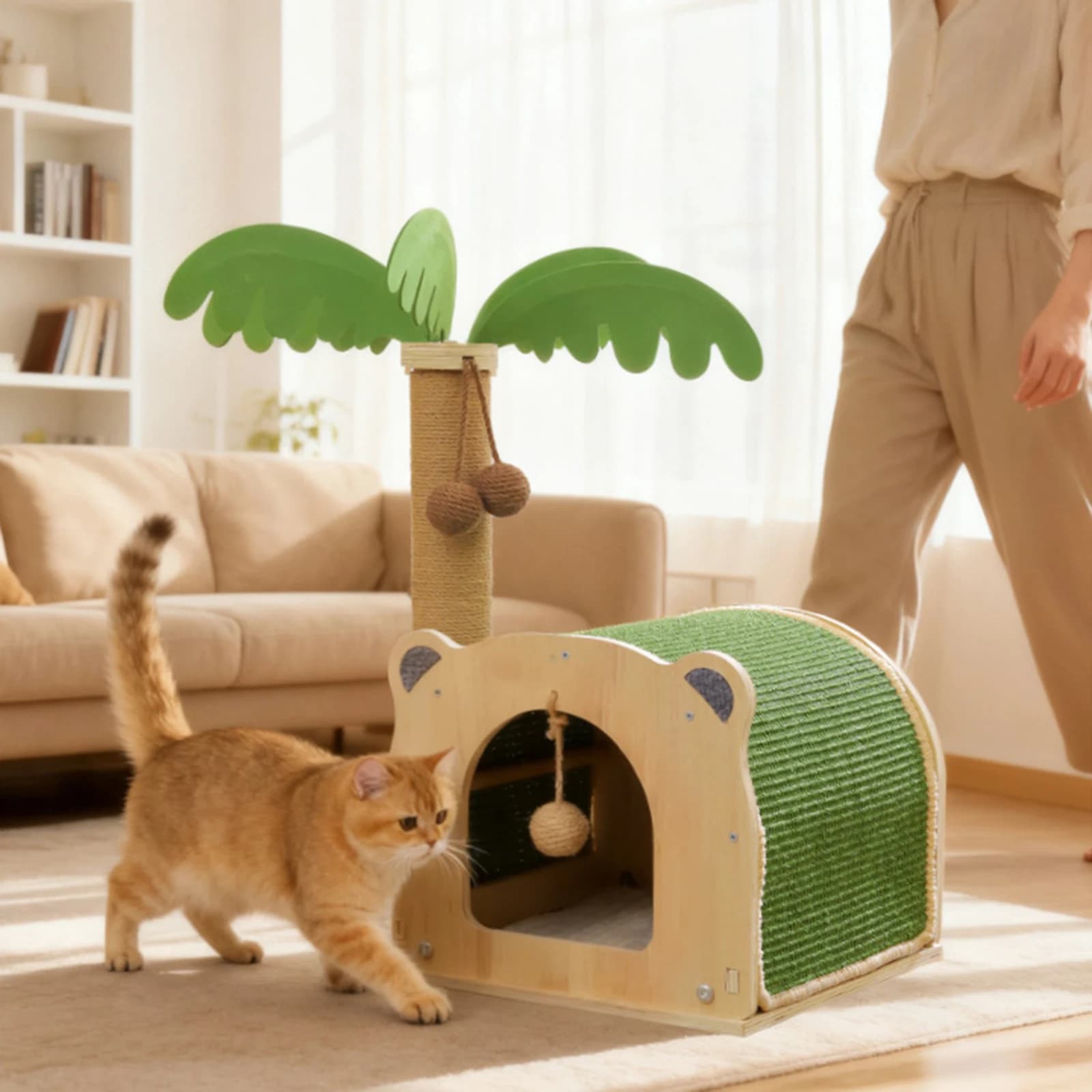 Tiragraffi in sisal a forma di albero di cocco con palline appese, casetta in legno per gatti e gattini