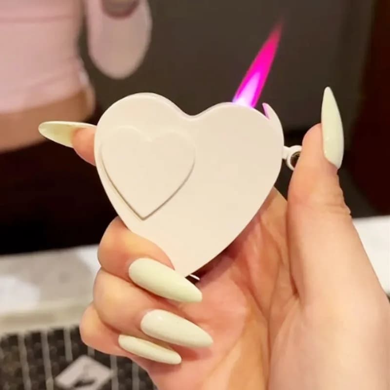 Accendino a gas butano amore metallo moda portatile creativo freddo fiamma rossa gadget per sigarette da donna regalo da uomo piccolo e carino