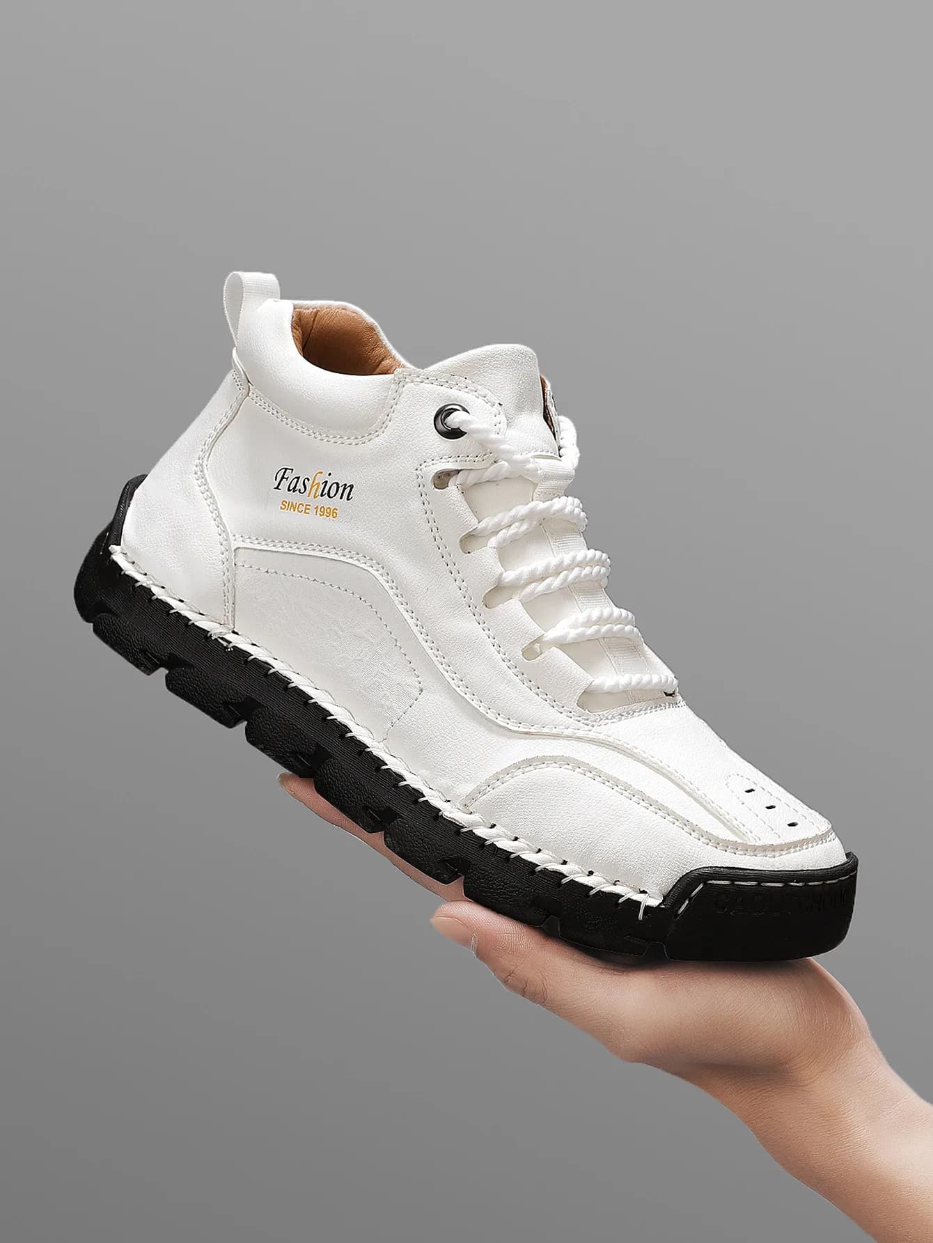 Fashionable stringed sneakers with simple letters print, outdoor trekking boots, comfortable breathable rubber soles