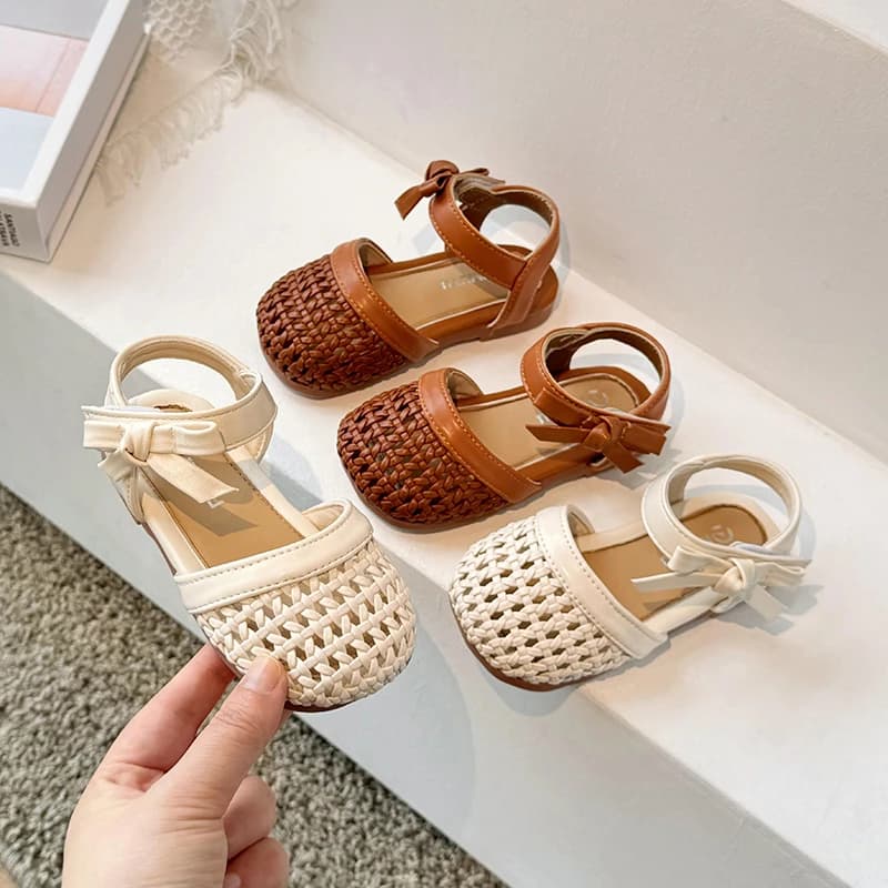 Sandali da ragazza con puntale intrecciato con suola morbida, nuovo stile estivo per bambini e neonati, sandali da principessa leggeri anti-calcio