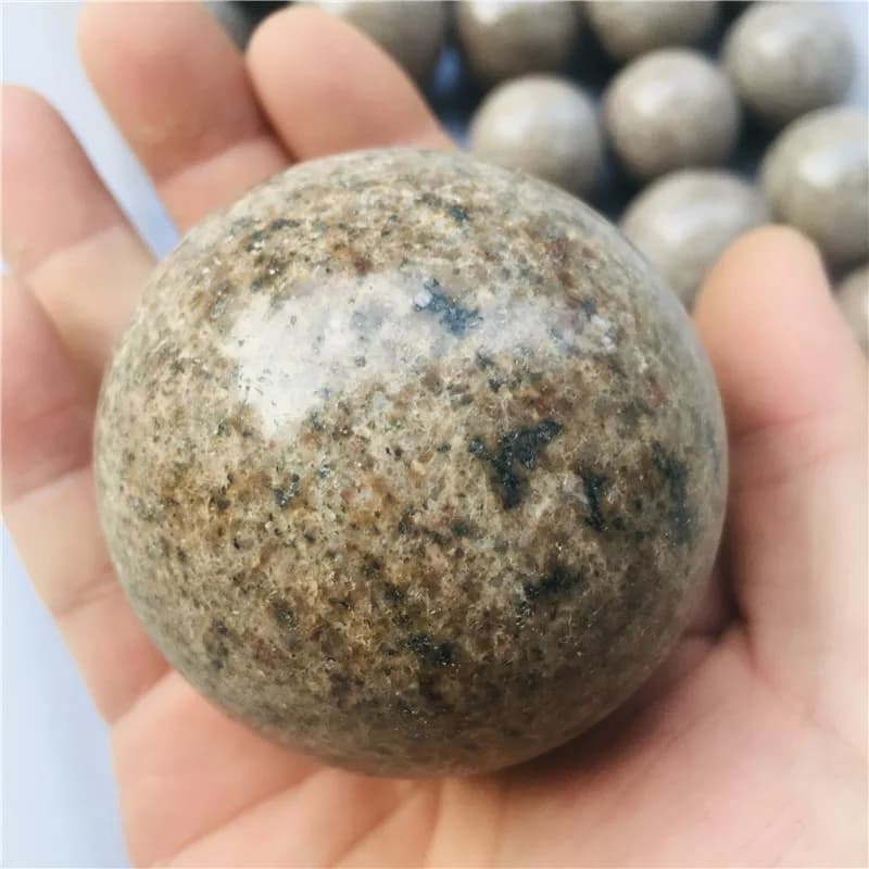 Palline per decorazioni domestiche in cristallo naturale Madagascar da 4-6 cm