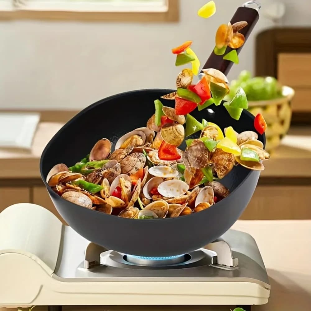 Universal Square Box in Refined Iron Without Coating, Flat Wok with Transparent Lid, Mini Brush for Jumping in Padella, Chef