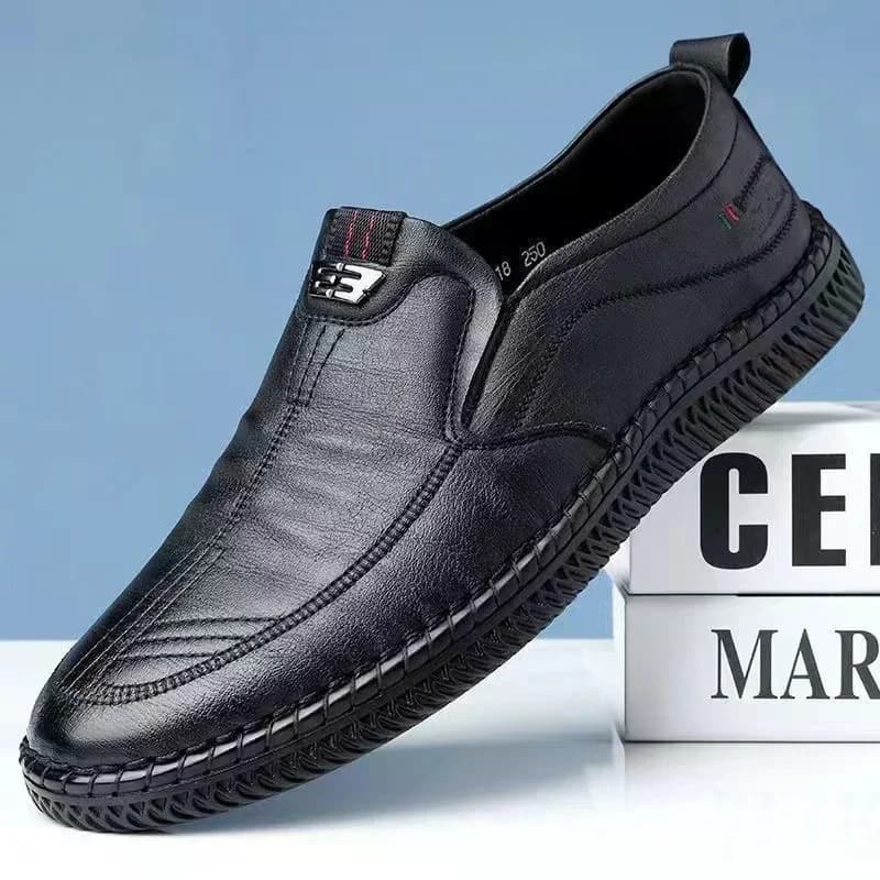 Scarpe casual da uomo Scarpe slip-on Scarpe in pelle Scarpe basse da uomo resistenti all'usura Comode scarpe da guida Mocassini da ufficio