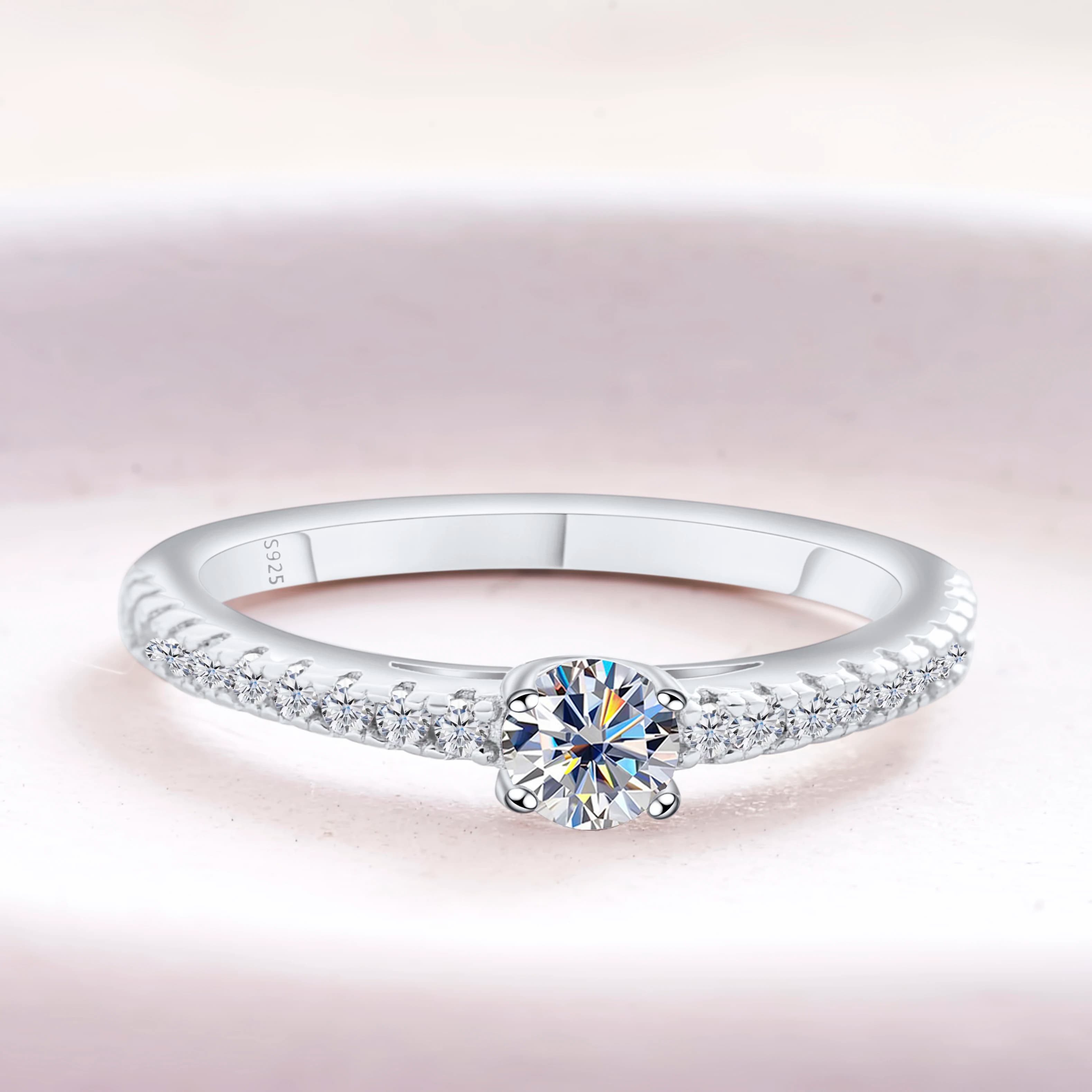 Real 925 Sterling Silver Small Moissnaite Ring For Women Simple Sparkling Round 0.3CT Certificated Lab Diamond Finger Rings